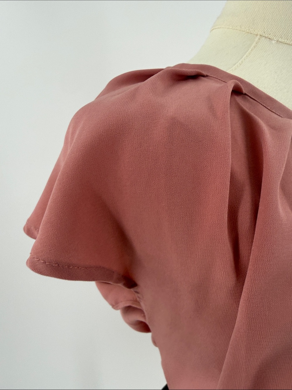 LC Lauren Conrad Rose Mauve Cap Sleeve Blouse with Lace Trim - Picture 4 of 5